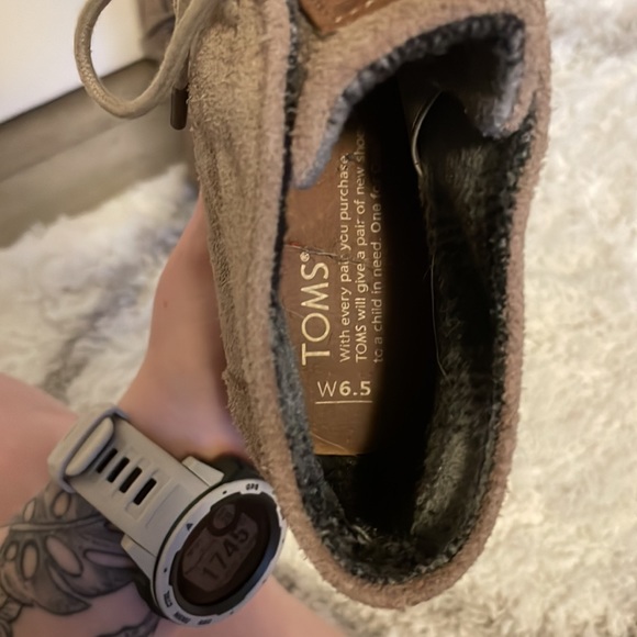 6.5 tom suede wedges - Picture 2 of 2